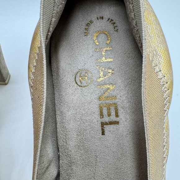 Chanel Scrunch Pumps Suede Cap Toe Leather Rubber Sole Slip-On Gold/Grey 41.5 - Picture 11 of 16